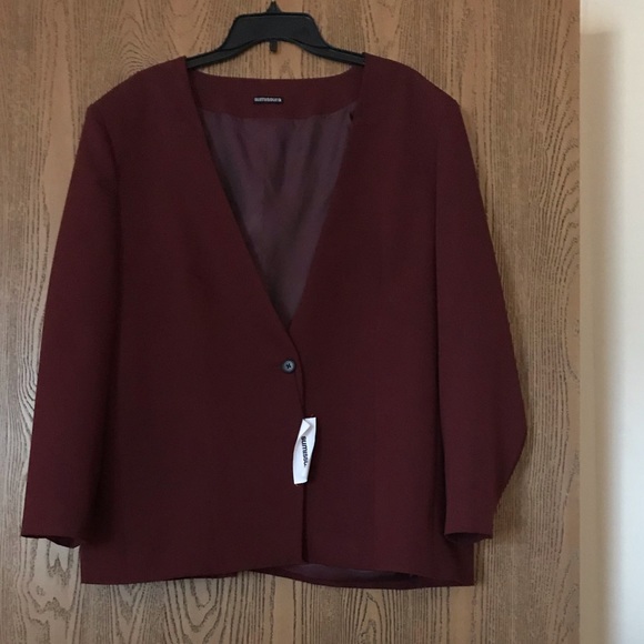Jackets & Blazers - ❤️ Beautiful Sumissura Burgundy Blazer New!